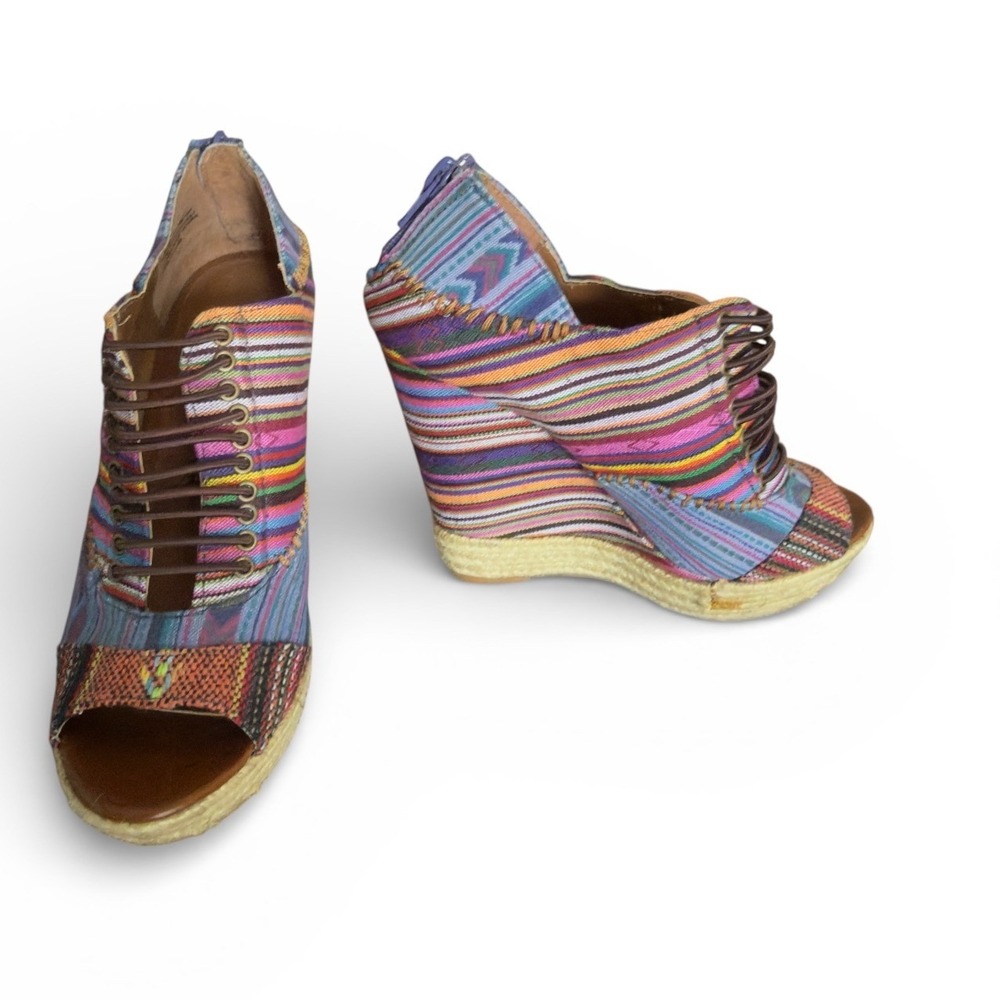 Chinese Laundry Make My Day Navajo Striped Peep Toe Lace Up Wedge Sandal Size 6